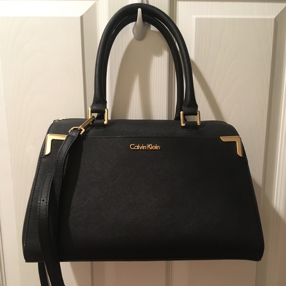 FINAL - NWOT Calvin Klein leather bag - black
